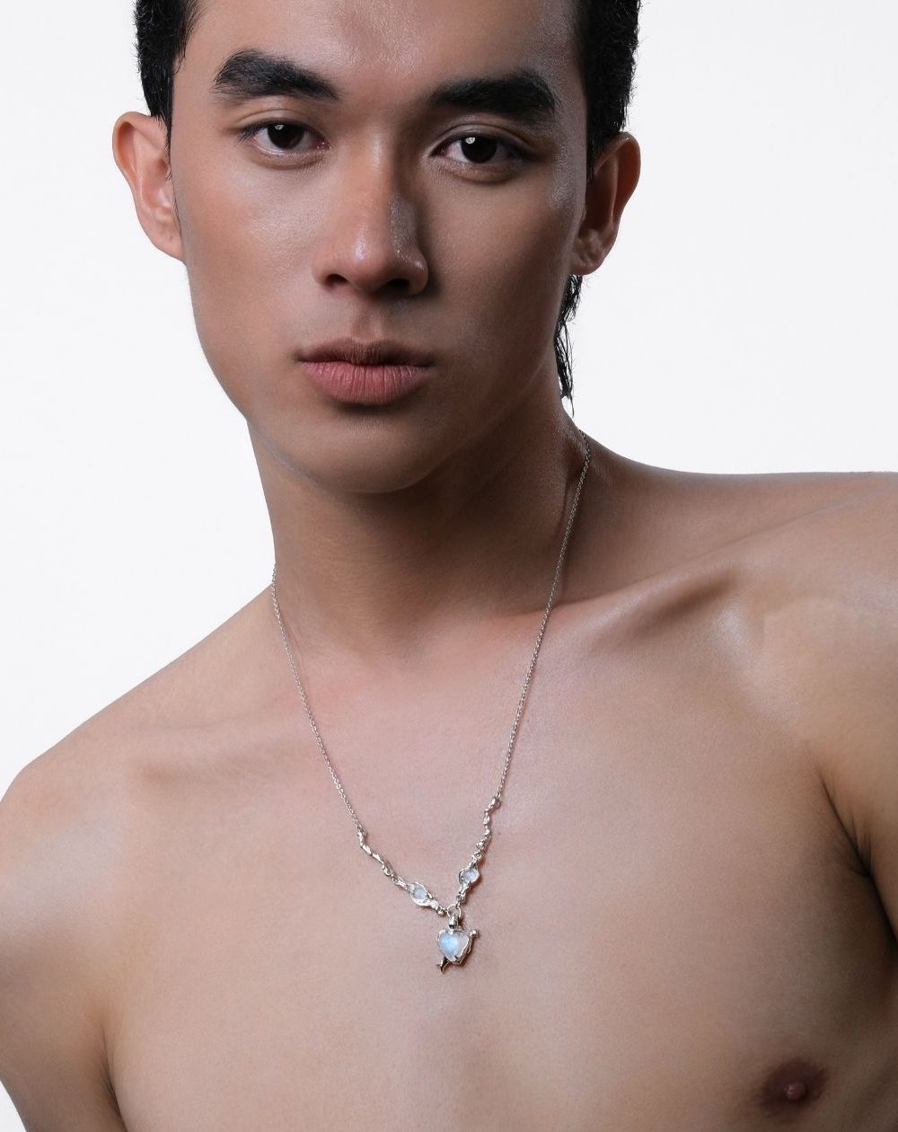 LINA MOONSTONE NECKLACE