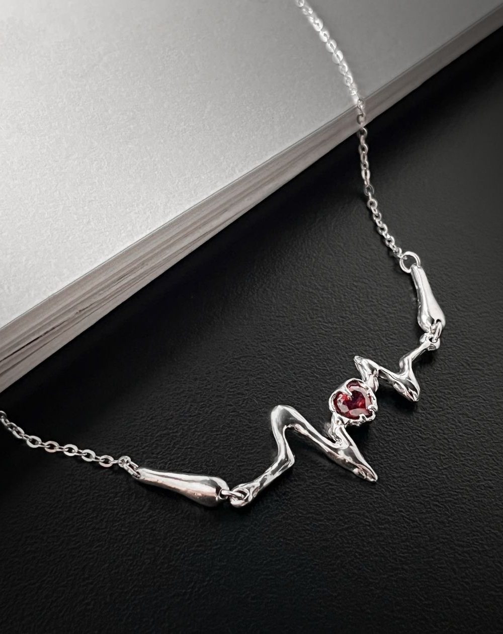 THROB GARNET NECKLACE - Yin Silver Jewelry